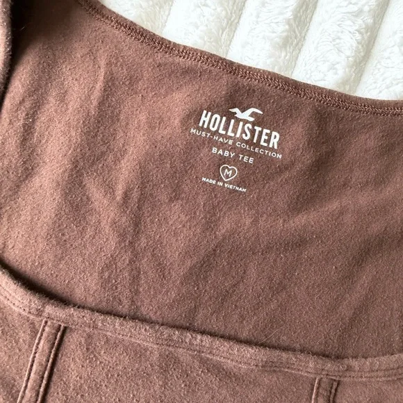 Hollister Women's Scoop Neck Brown Baby Tee - Picture 3 of 3